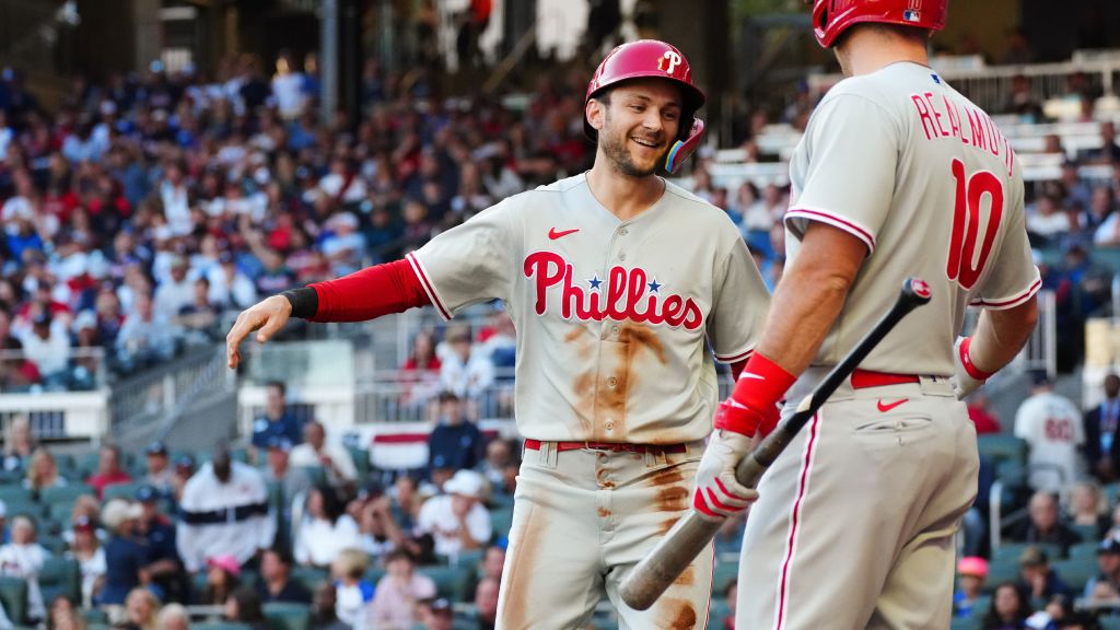 Bryce Harper gives Bohm cleats, 08/13/2020