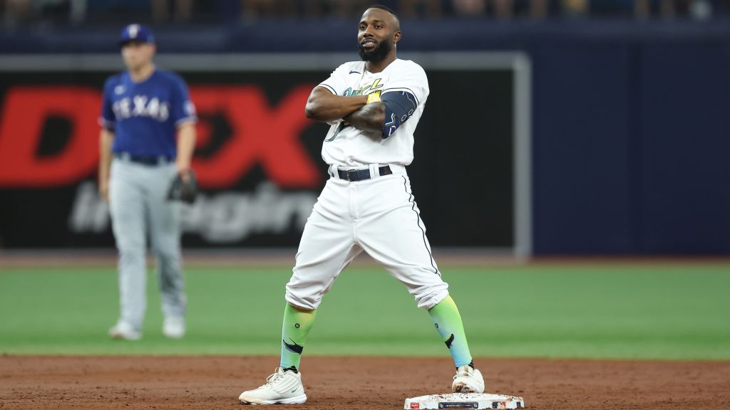 Tropicana Field lights up in blue to honor first responders