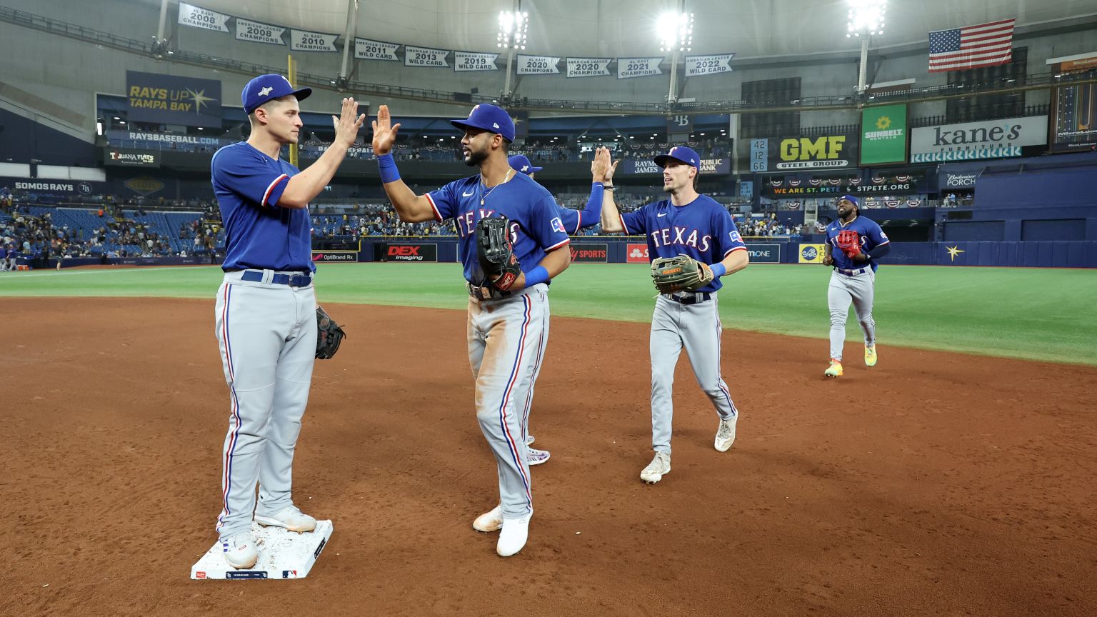 14,358 Twins Rangers Stock Photos, High-Res Pictures, and Images - Getty  Images