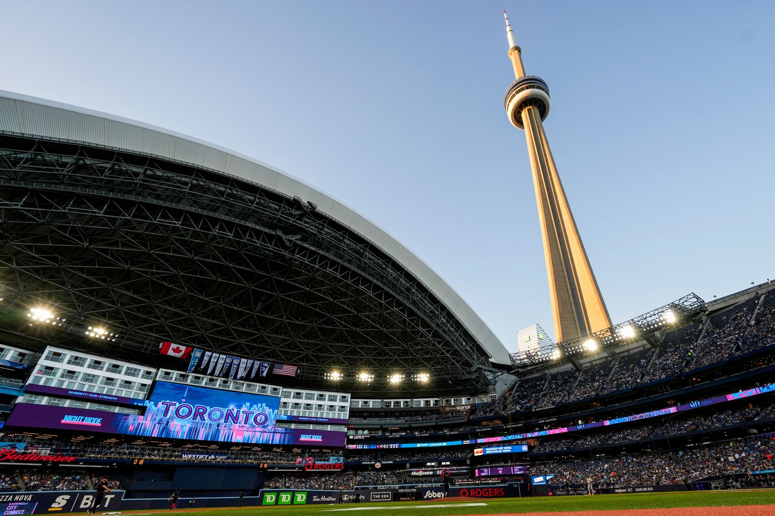 Rogers Centre Tourism | Toronto Blue Jays