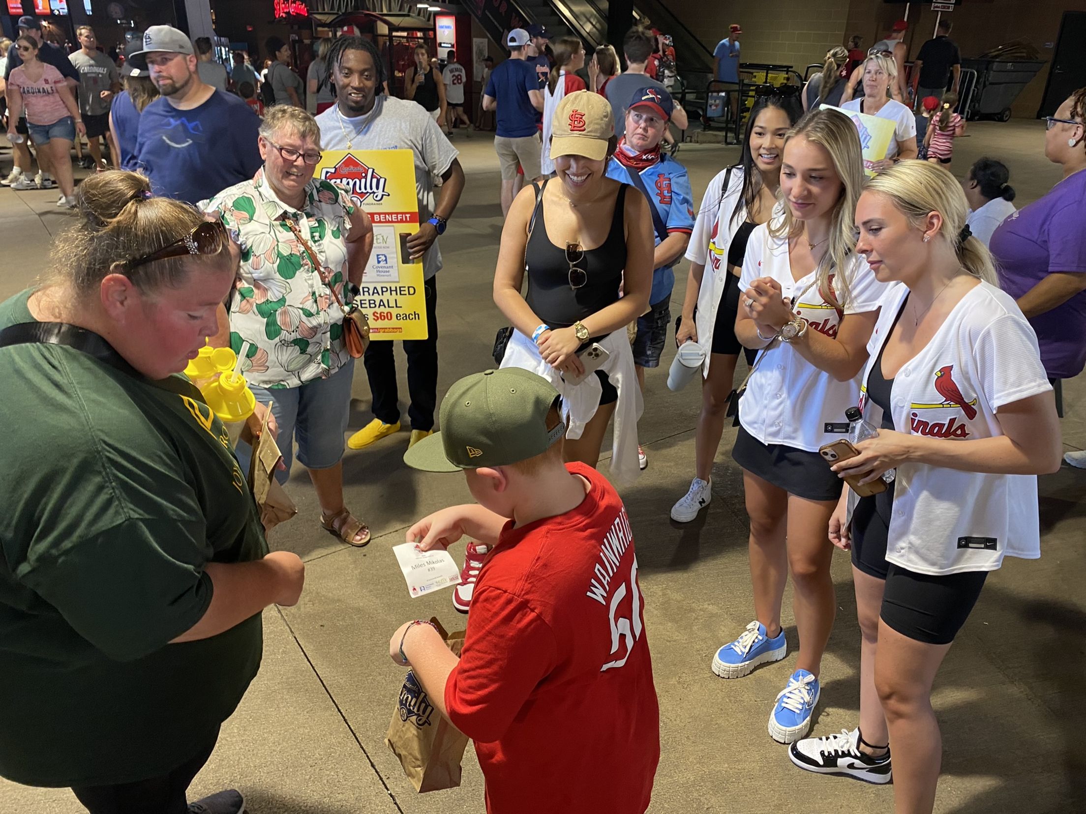 Cardinals Wives Grab Bag Events | St. Louis Cardinals