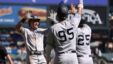 New York Yankees Home Uniform - American League (AL) - Chris