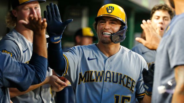 The Milwaukee Brewers pose for their 2006 team photo on August 18, News  Photo - Getty Images