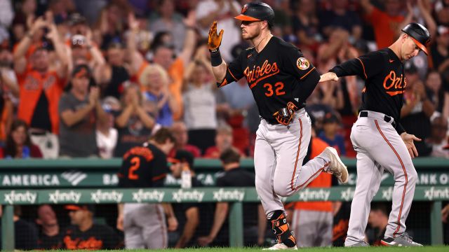 Orioles aim to stay hot vs. ice-cold Pirates