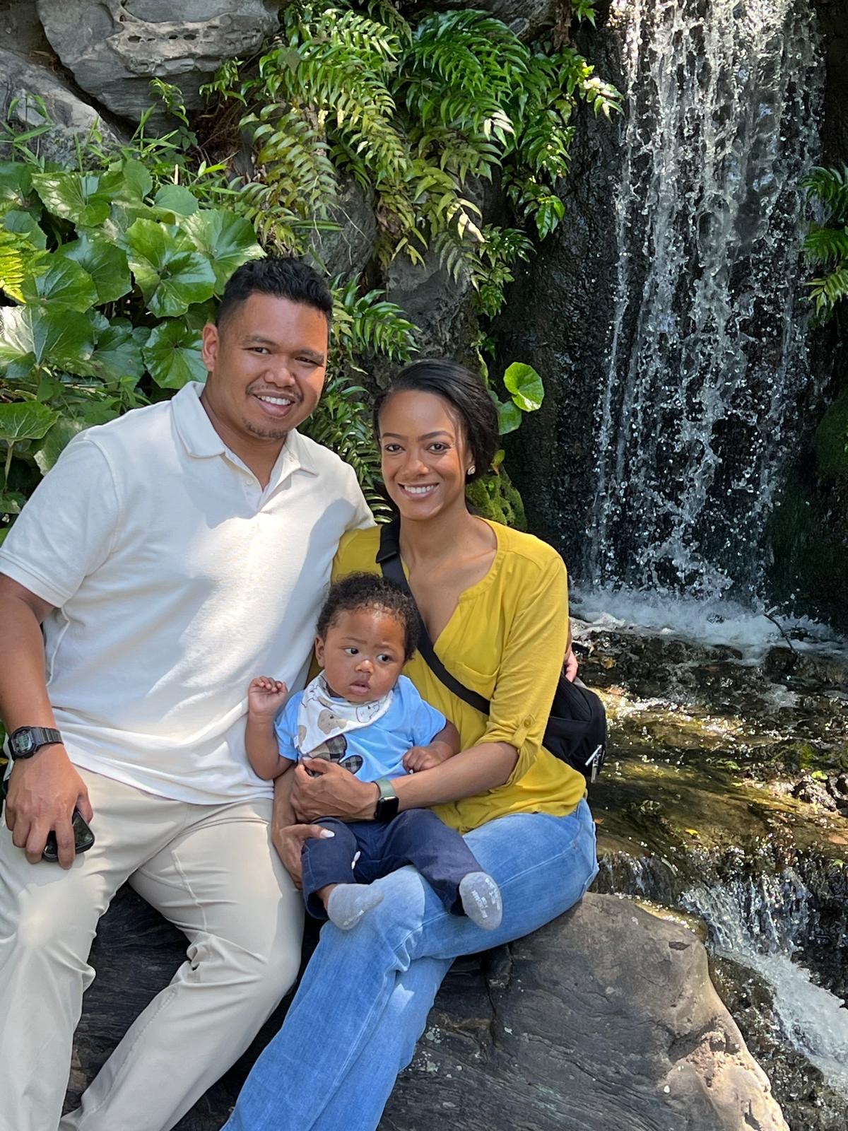 Oz and Kyra with Keanu.