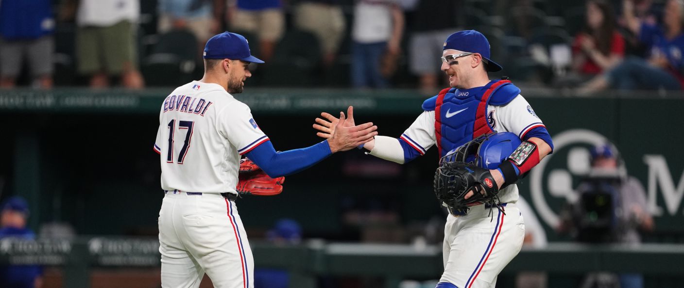 Action du match entre les Red Sox et les Rangers, au Globe Life Field.