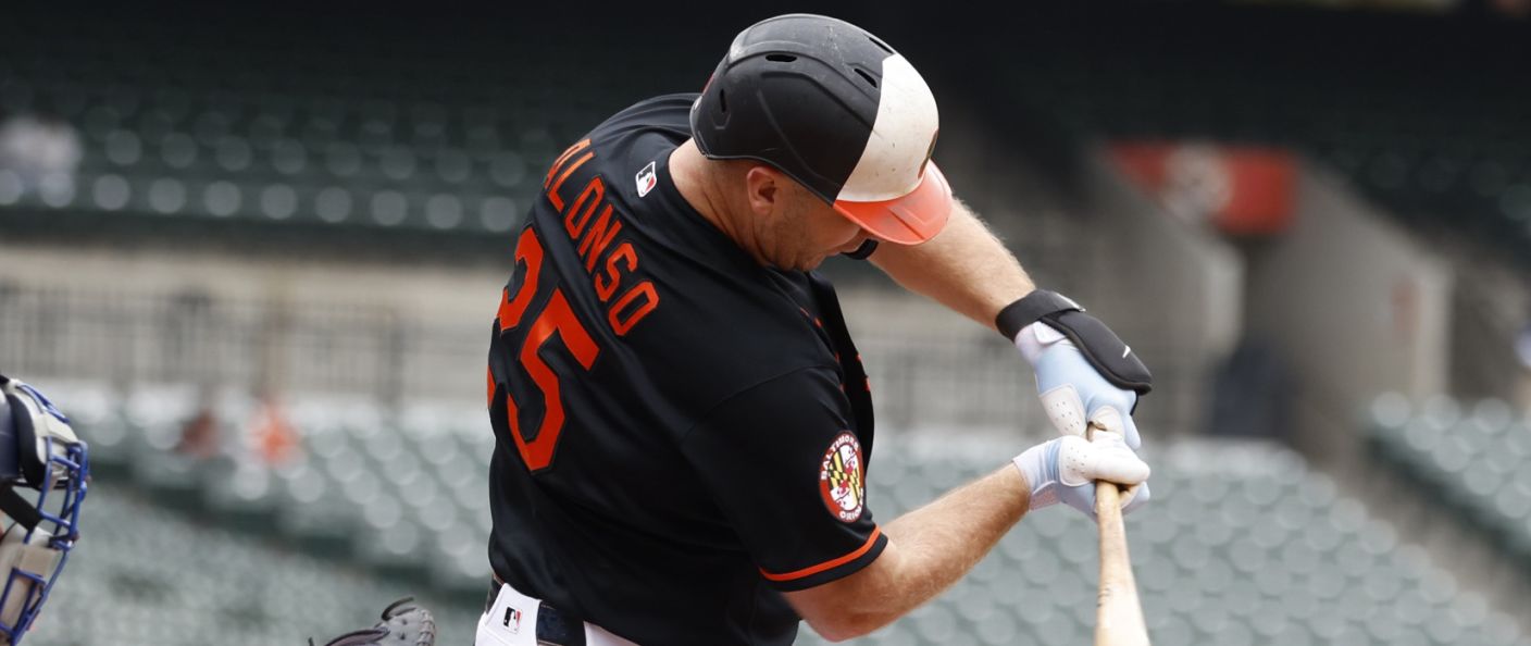 Action du match entre les Blue Jays et les Orioles, à l'Oriole Park at Camden Yards.
