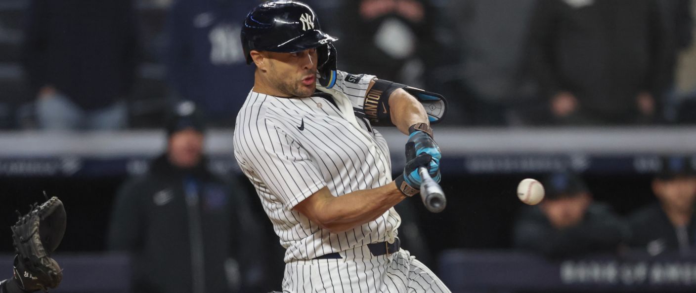 Action du match entre les Marlins et les Yankees, au Yankee Stadium.