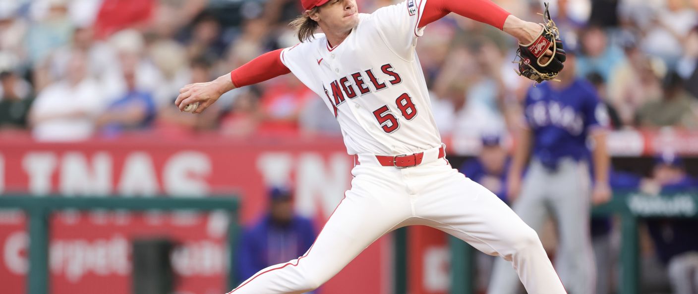 Action du match entre les Rangers et les Angels, à Angel Stadium.