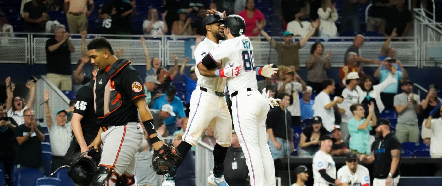 Action du match Marlins - Orioles au loanDepot park.