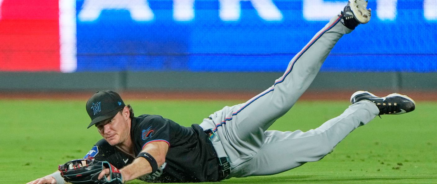 Action du match entre les Marlins et les Royals, au Kauffman Stadium.