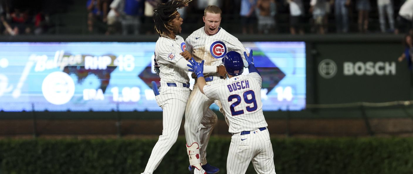 Action du match Cubs - Athletics au Wrigley Field.