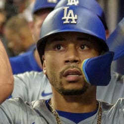 らいかわ MILB ： ドジャースマス コット 6点セット Dodgers score six runs in the 7th | 09/16/2024 | MLB.com