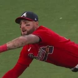 Kevin Pillar Lays Out for Ridiculous Diving Catch