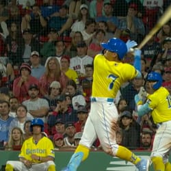 Yoshida's two-run homer (12), 07/25/2023