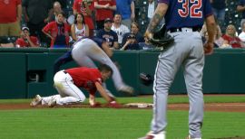 Giants lose pitcher Dereck Rodriguez on waivers to Tigers