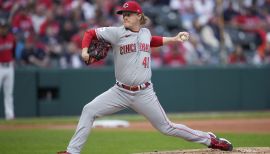 Fact Check: Is Reds pitcher Andrew Abbott related to MLB Hall-of