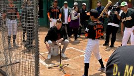 Arlington's Hunter Pence Will Open Season On Rangers Roster - CBS Texas