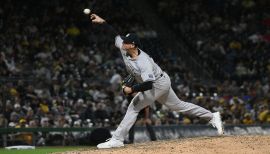 New York Yankees relief pitcher Clay Holmes (35) in the eighth