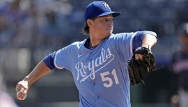 Royals' Brady Singer handcuffs White Sox in 4-2 win