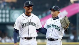 Las Grandes Ligas - TEMPORADAS DE FANTASÍA ICHIRO SUZUKI 2004 El japonés  consiguió su cuarta temporada en fila con 200 hits, las 4 fueron las  primeras en jugar en las Grandes Ligas.