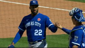 Amir Garrett: Reds pitcher wears St. John's basketball jersey