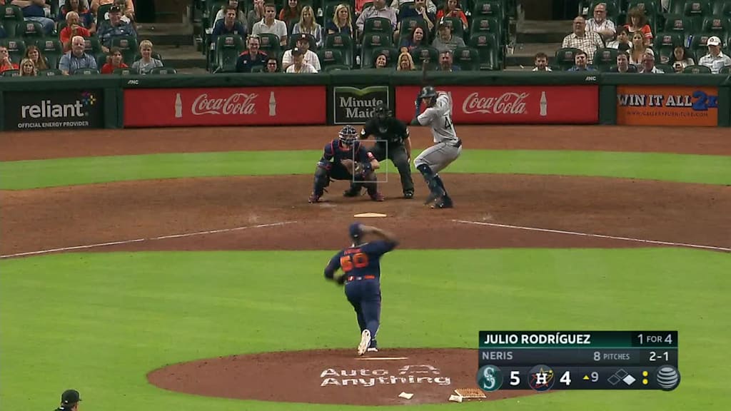 Julio Rodríguez HOMERS in his THIRD straight game! 