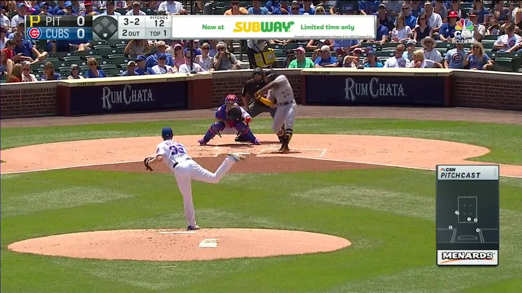 Revisión del umpire (jonrón) completada, se mantiene la decisión: Andrew McCutchen pega doble (19) con línea fuerte a jardinero izquierdo Kyle Schwarber.