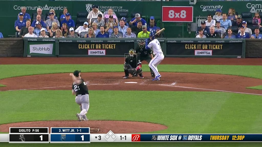 Bobby Witt Jr. foul ball caught by dad in stands during Royals-Rangers  game, leads to wholesome MLB moment