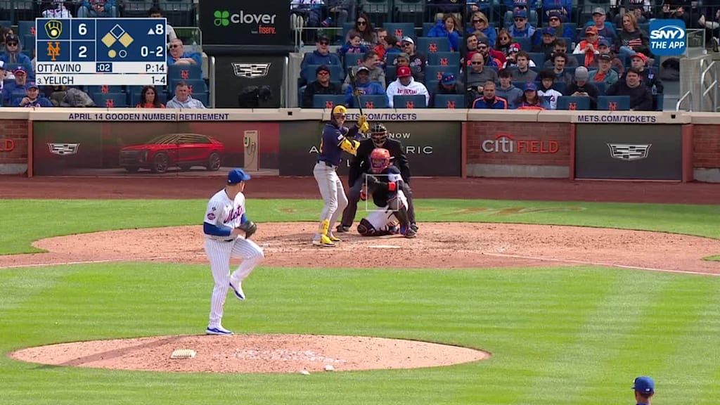 Christian Yelich plates Sal Frelick with a single | 03/30/2024