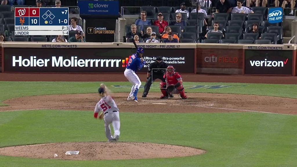 Mets' Lindor strikes from both sides of the plate