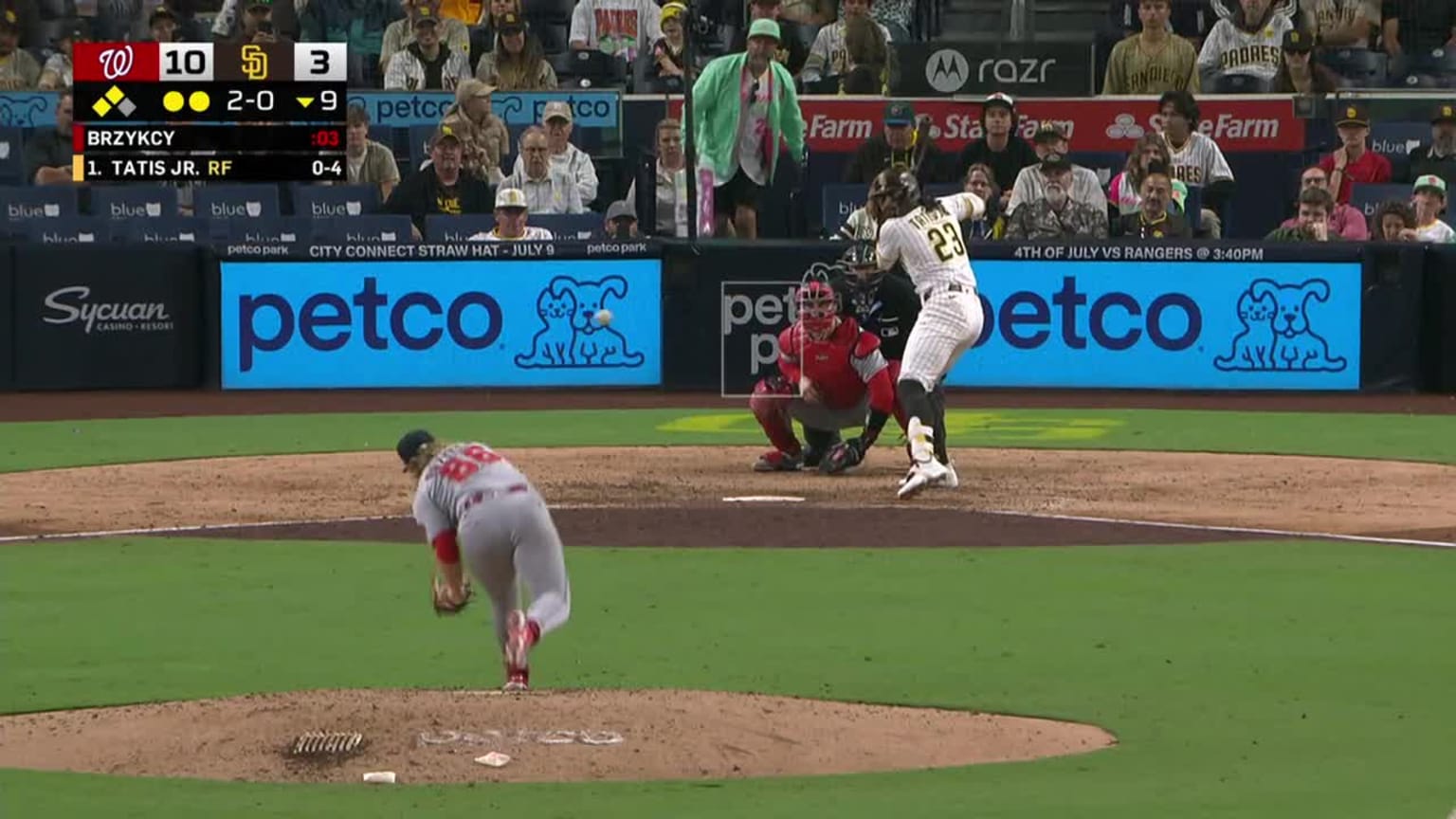 Fernando Tatis Jr. HRs on his bobblehead night (15) | 06/23