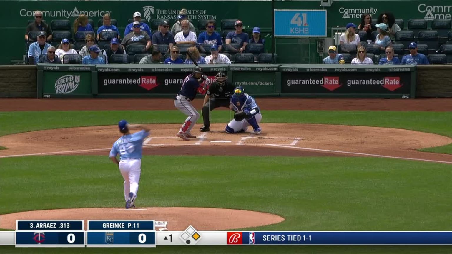 Zack Greinke Ball to Luis Arraez 04/21/2022 Seattle Mariners