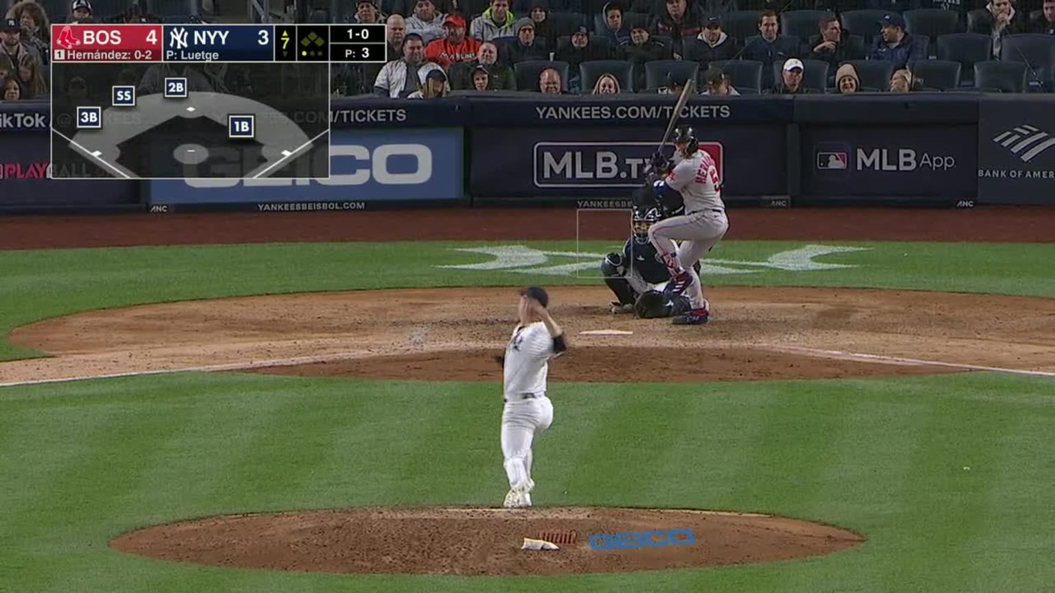 Enrique Hernandez flies out sharply to left fielder Joey Gallo. 04/10