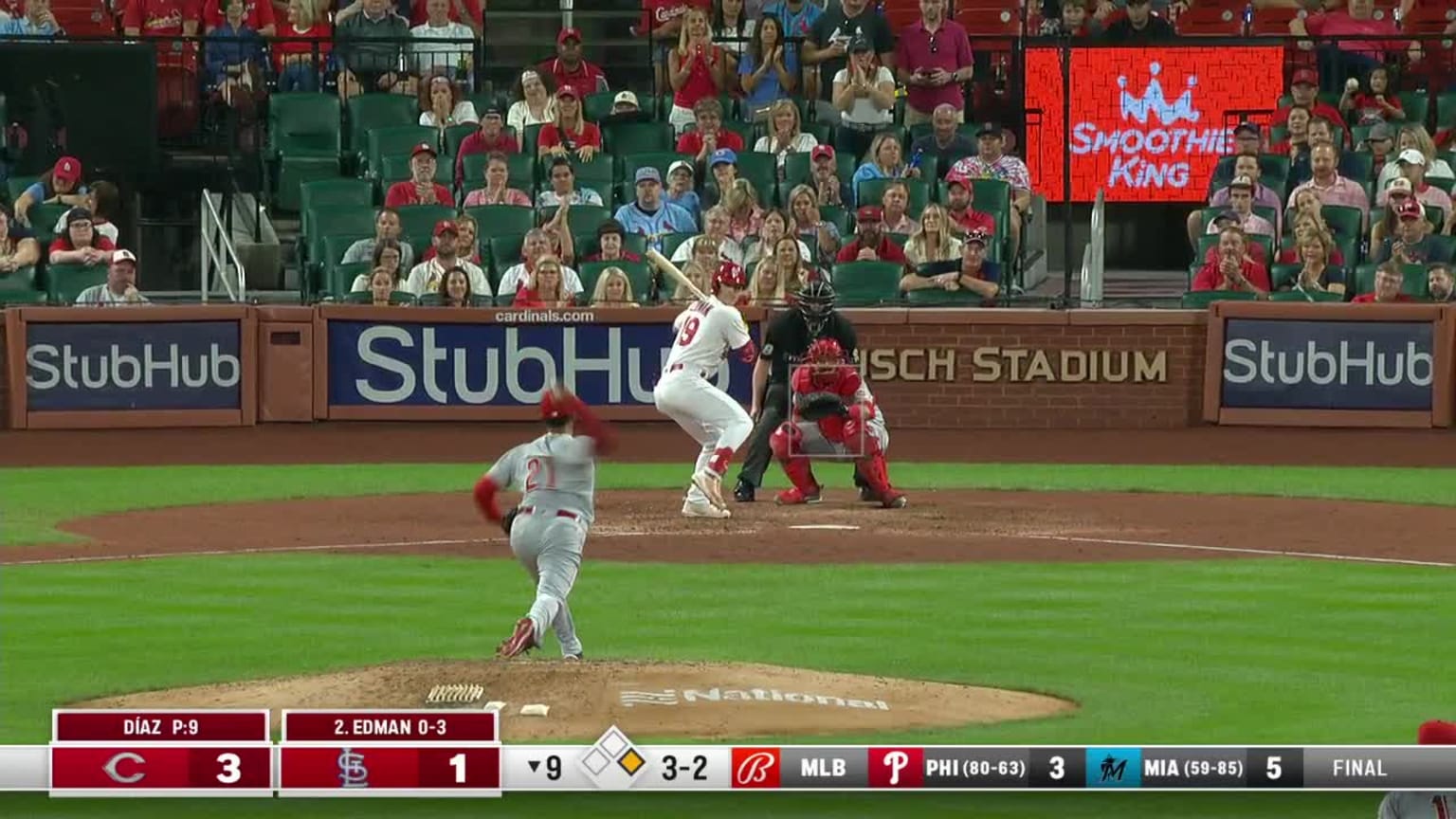 Tommy edman walks brendan donovan to 2nd 09 15 2022 mlb