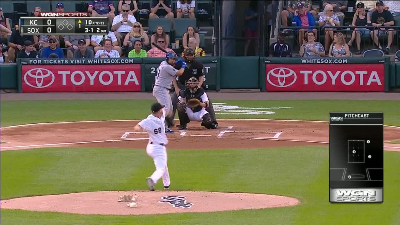 Melky Cabrera grounds out second baseman Yoan Moncada to first baseman Matt Davidson