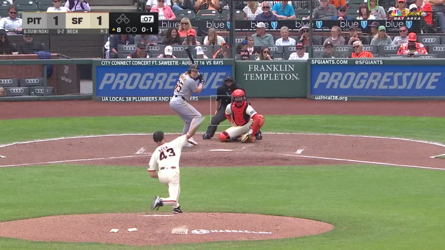 Mike Yastrzemski makes AMAZING acrobatic catch | 07/30/2025 | MLB.com