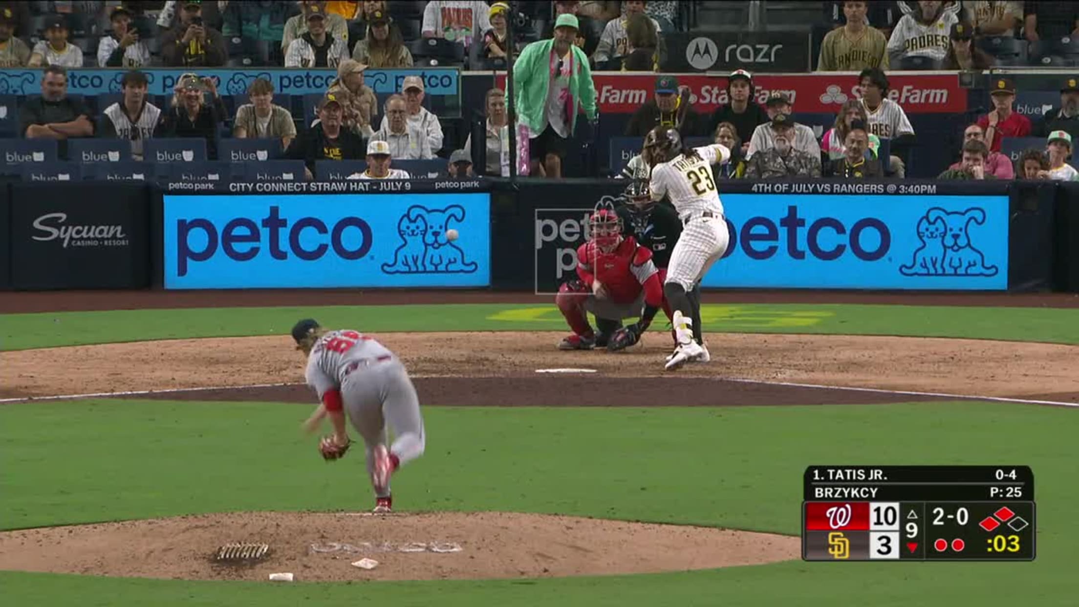 Fernando Tatis Jr. HRs on his bobblehead night (15) | 06/23/2025