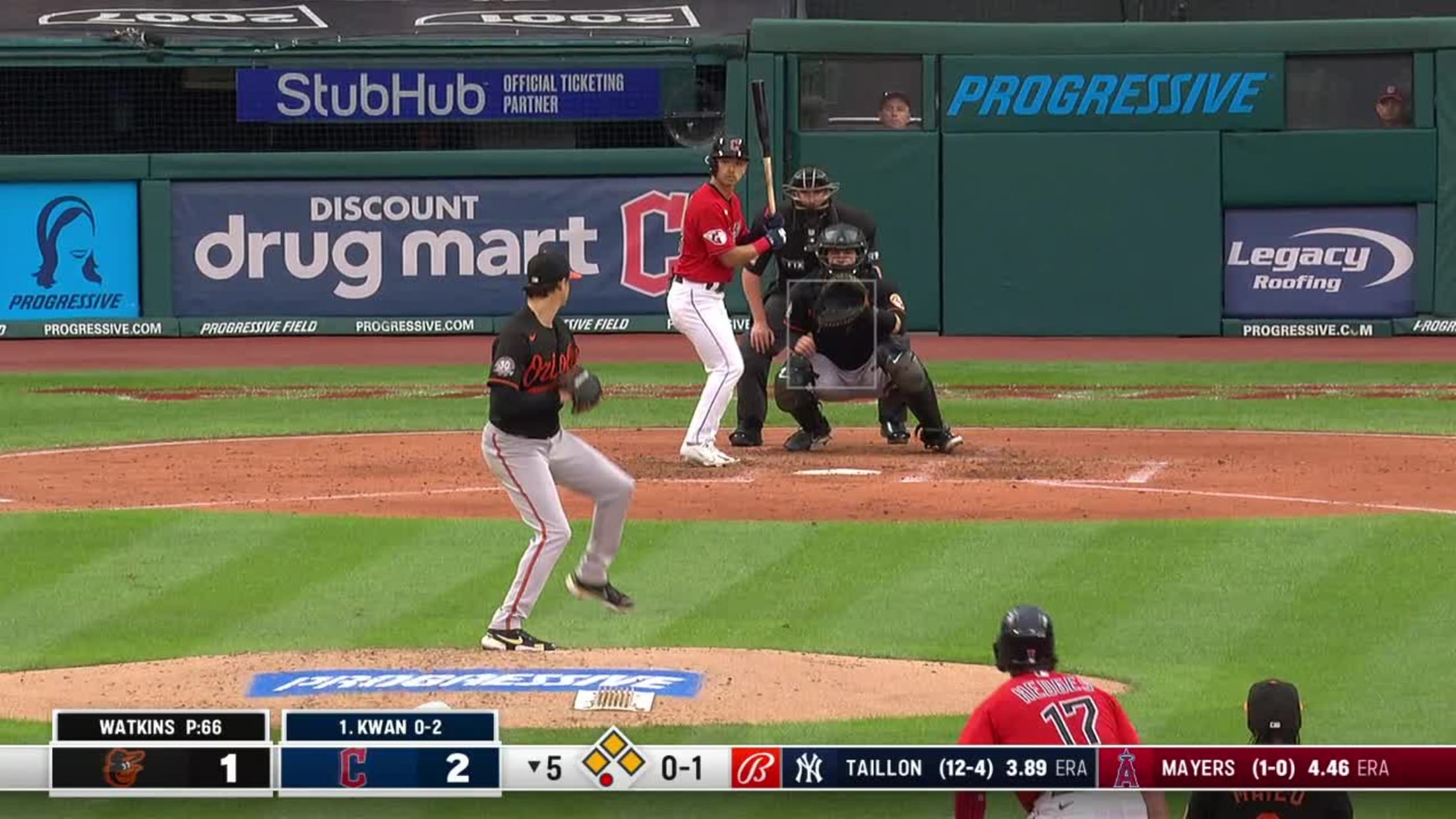 Steven Kwan's two-run double, 08/30/2022