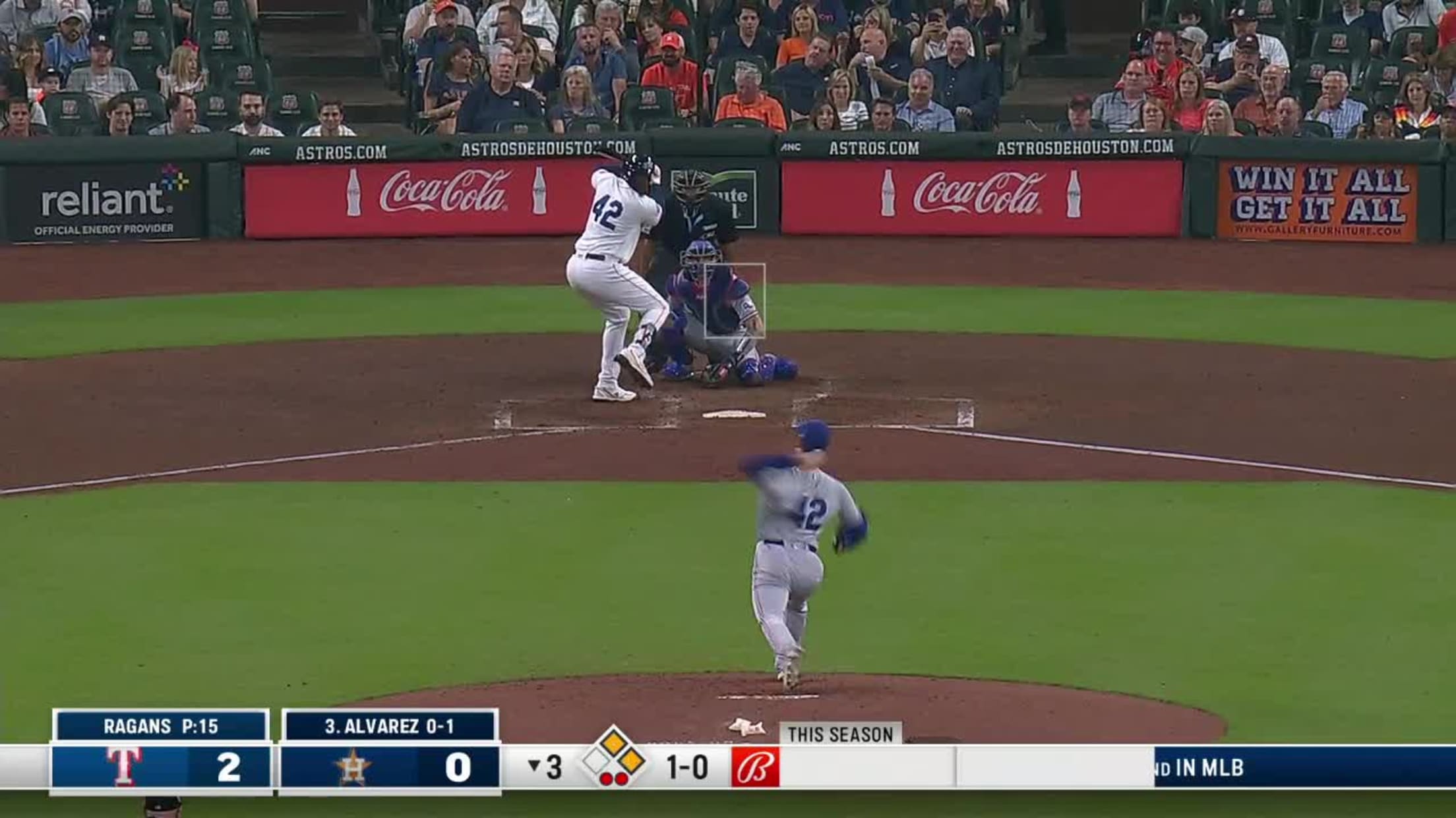 Yordan Alvarez, Astros pulverize Blue Jays, 15-2
