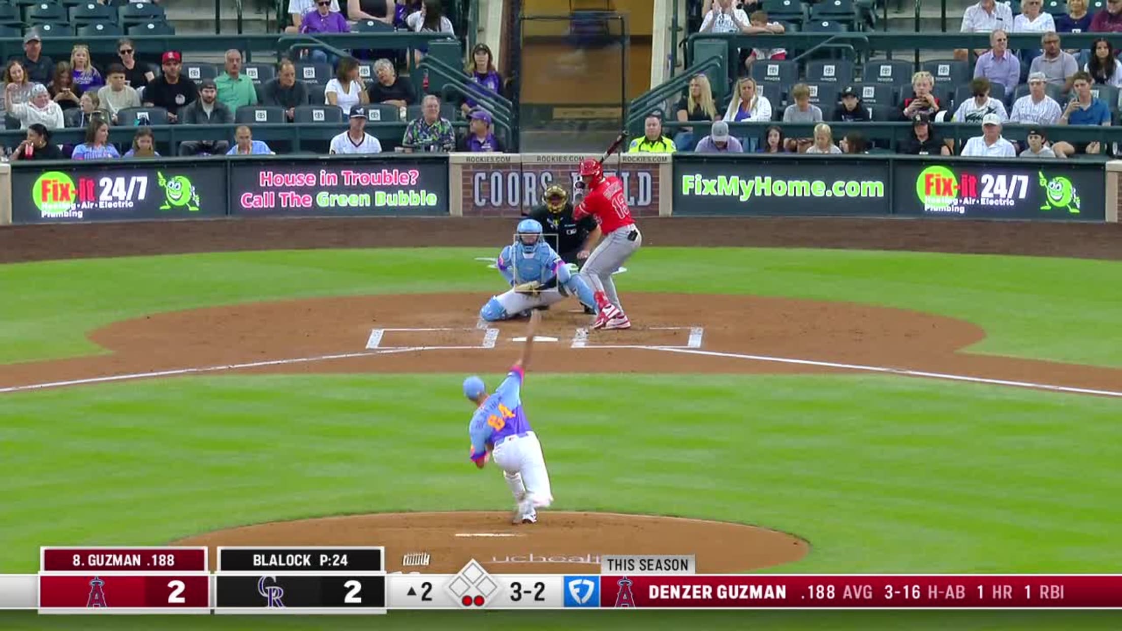 Denzer Guzman's go-ahead home run (2) | 09/19/2025 | Los