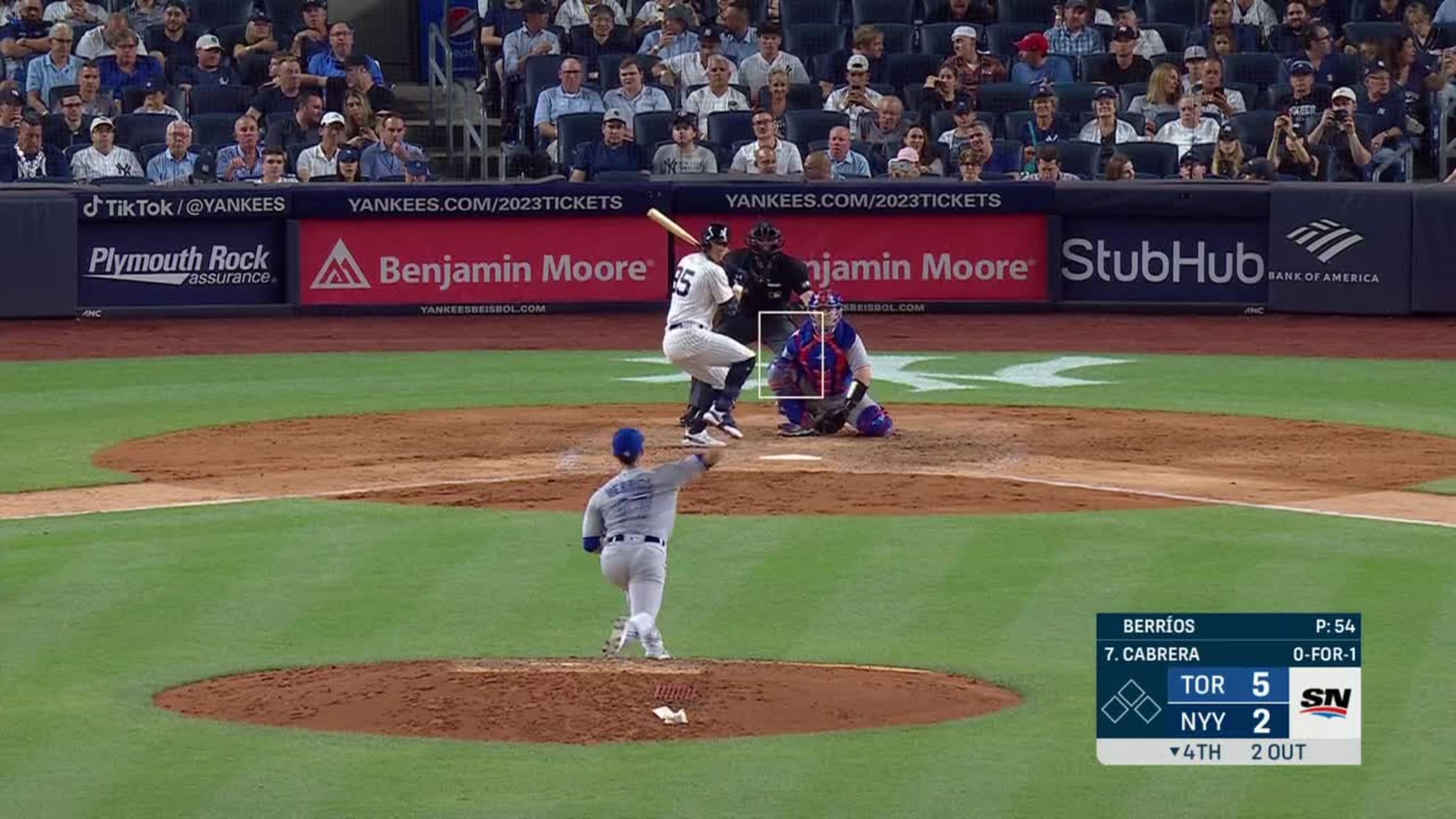 YES Network on X: Oswaldo Cabrera makes the jump throw from SS
