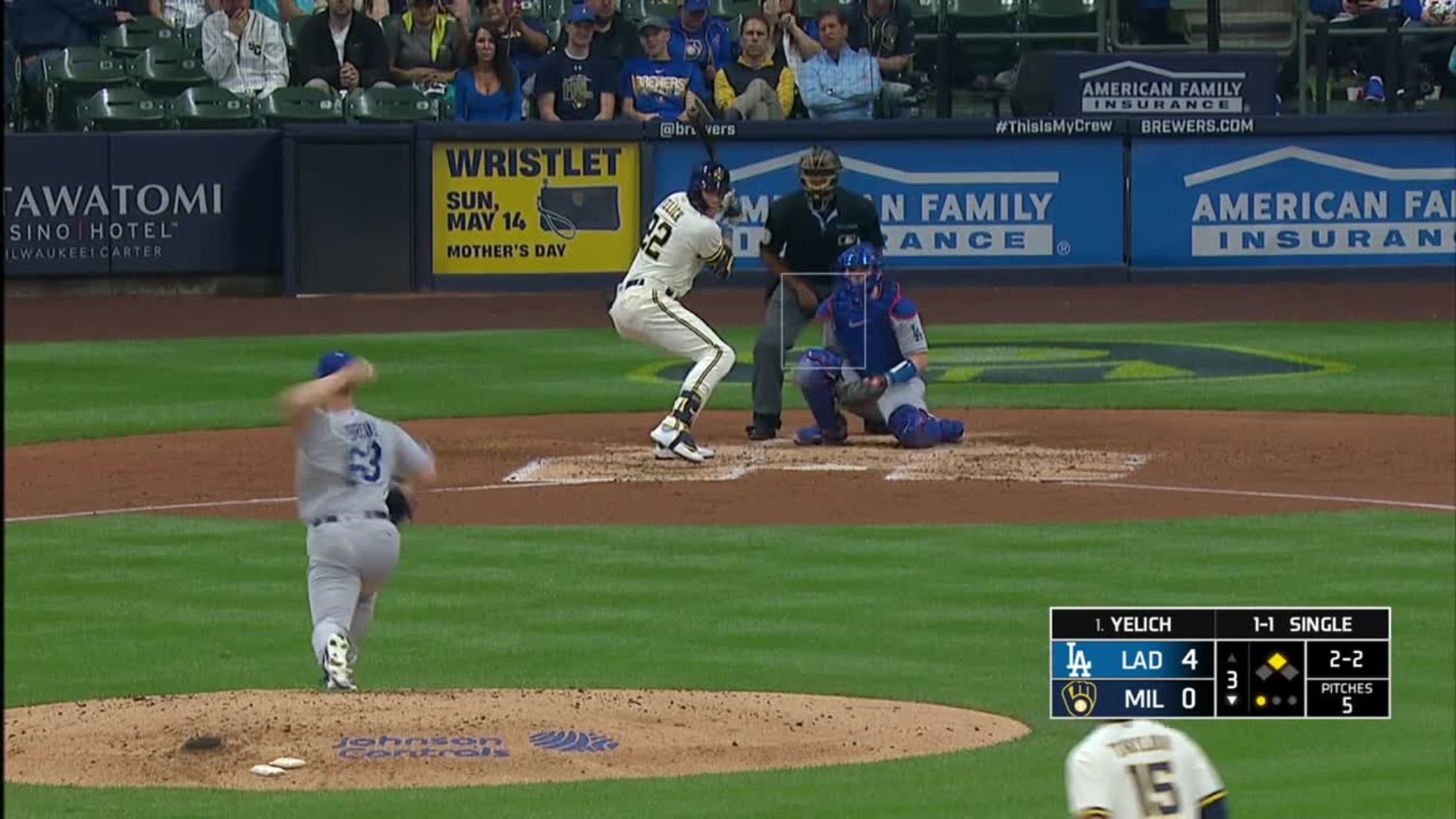 Chris Taylor's leaping catch, 08/26/2023