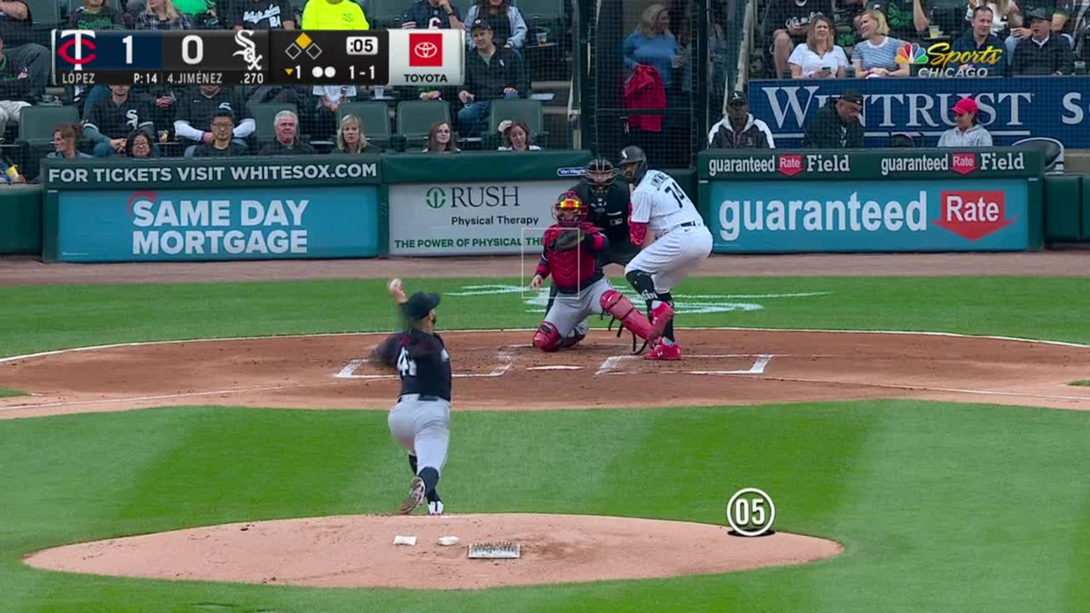 Eloy Jiménez socked the coolest homer in the rain for the White Sox