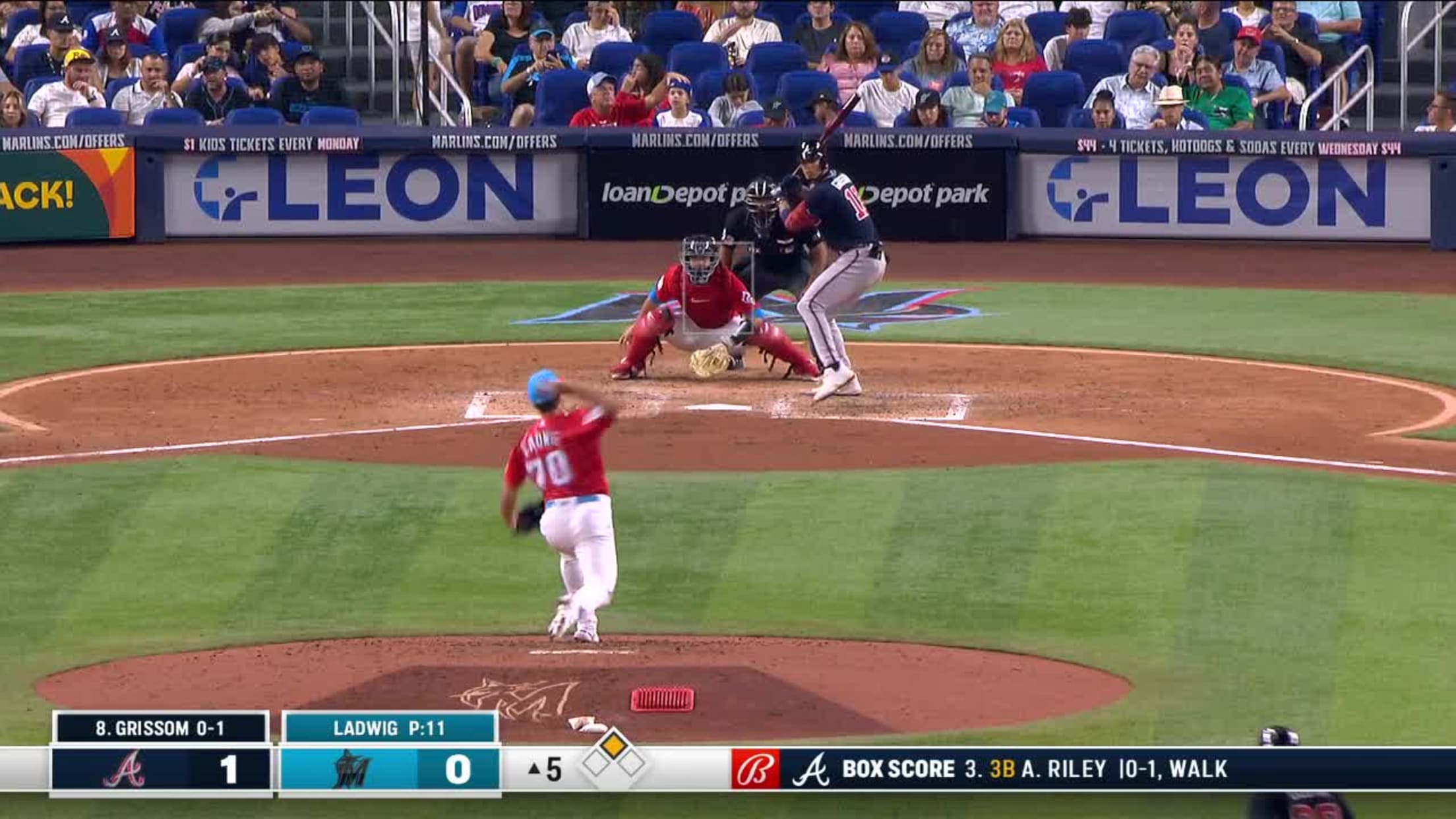 Would it dong? on X: Vaughn Grissom vs Darwinzon Hernandez #ForTheA Home  Run 💣 Exit velo: 101.7 mph Launch angle: 32 deg Proj. distance: 412 ft No  doubt about that one 🔒