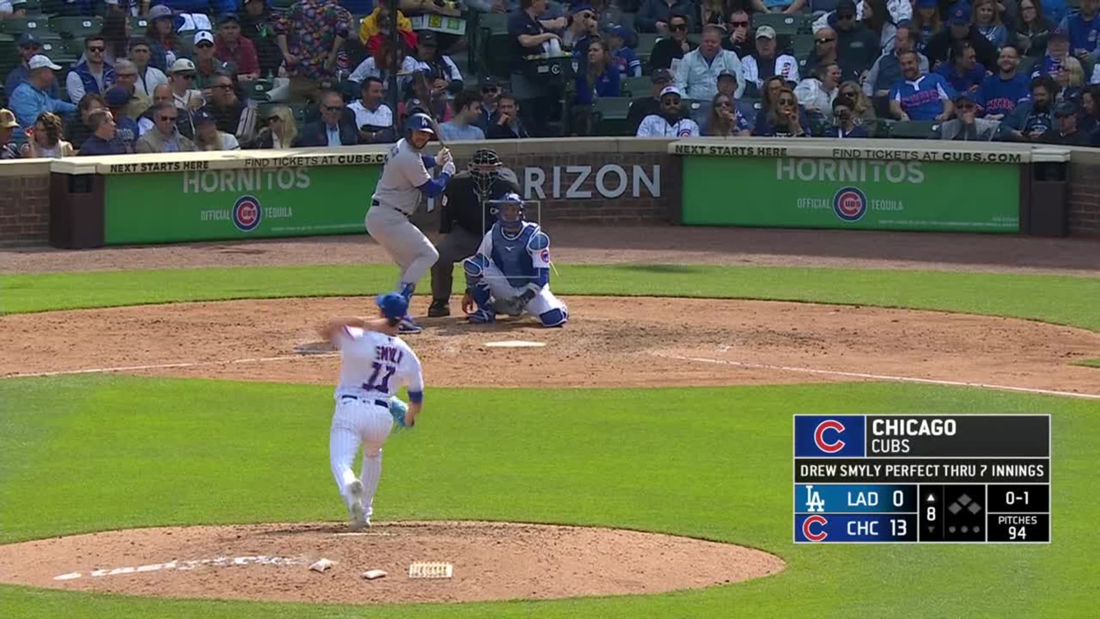 Cubs' Drew Smyly loses perfect game bid to infield dribbler after