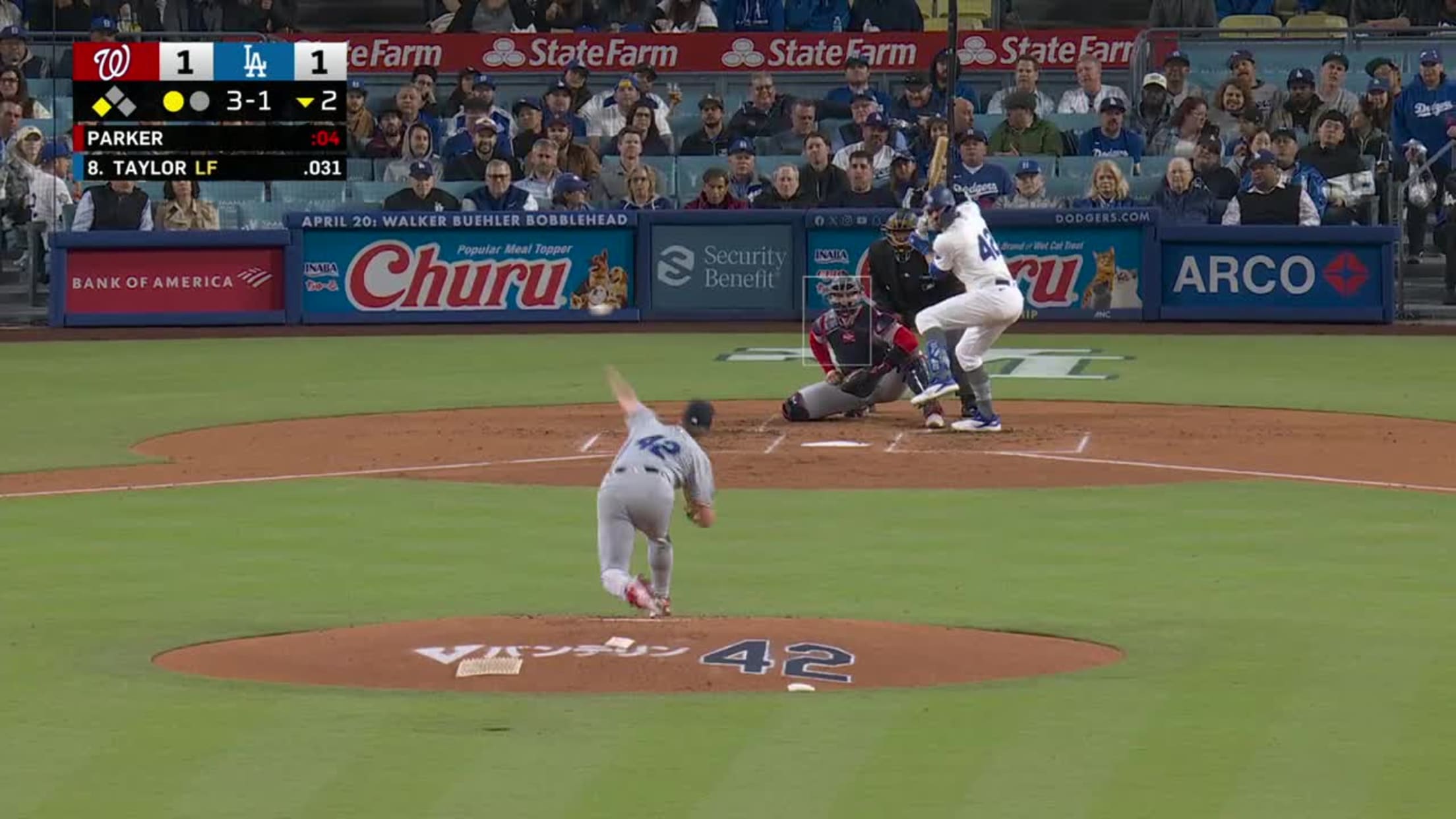 Chris Taylor hits a sac fly to center | 04/15/2024 | Los