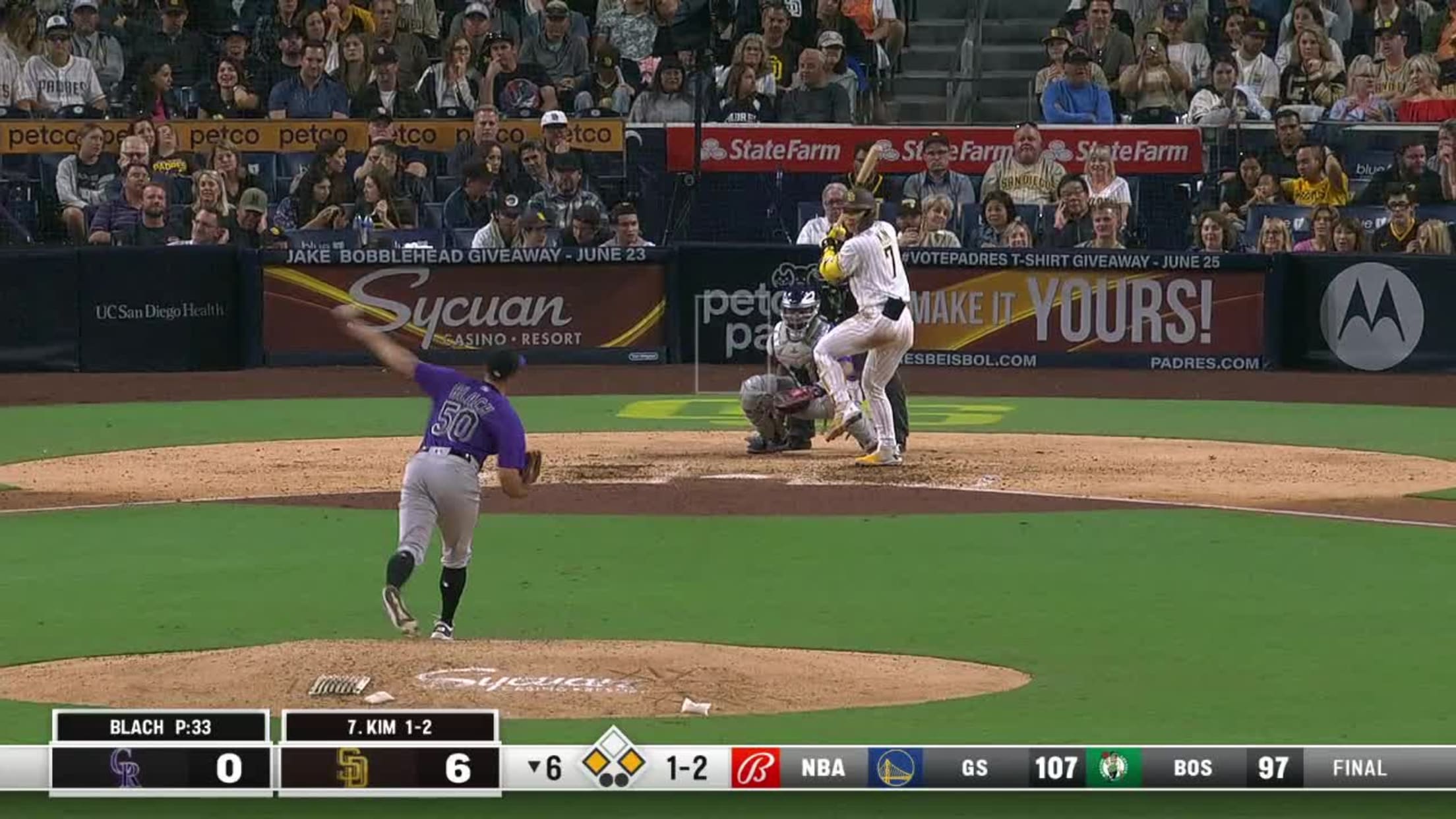 Ha-Seong Kim walks it off ⚾️🚀for the Padres against the D-backs