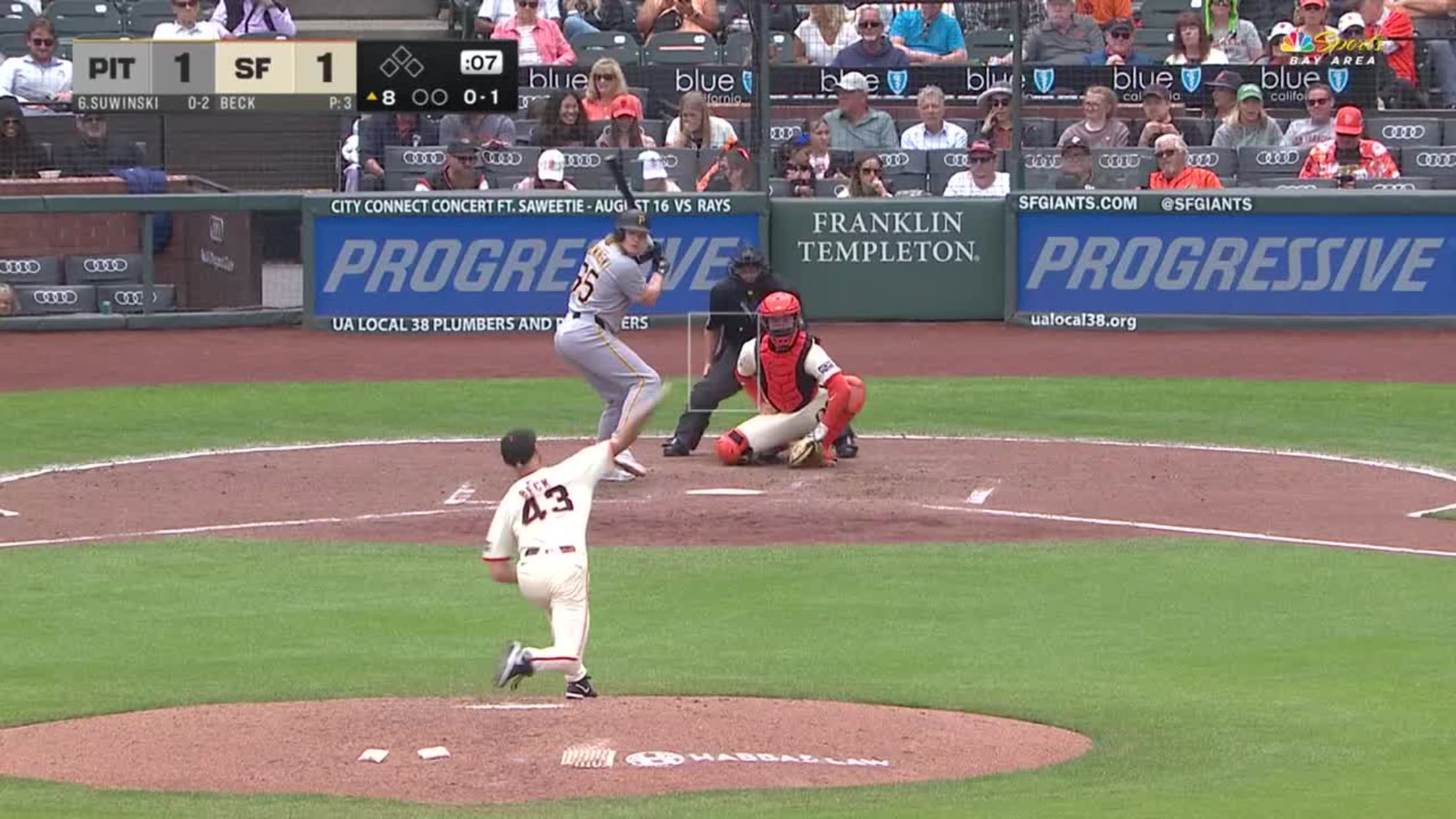 Mike Yastrzemski makes AMAZING acrobatic catch | 07/30/2025 | MLB.com