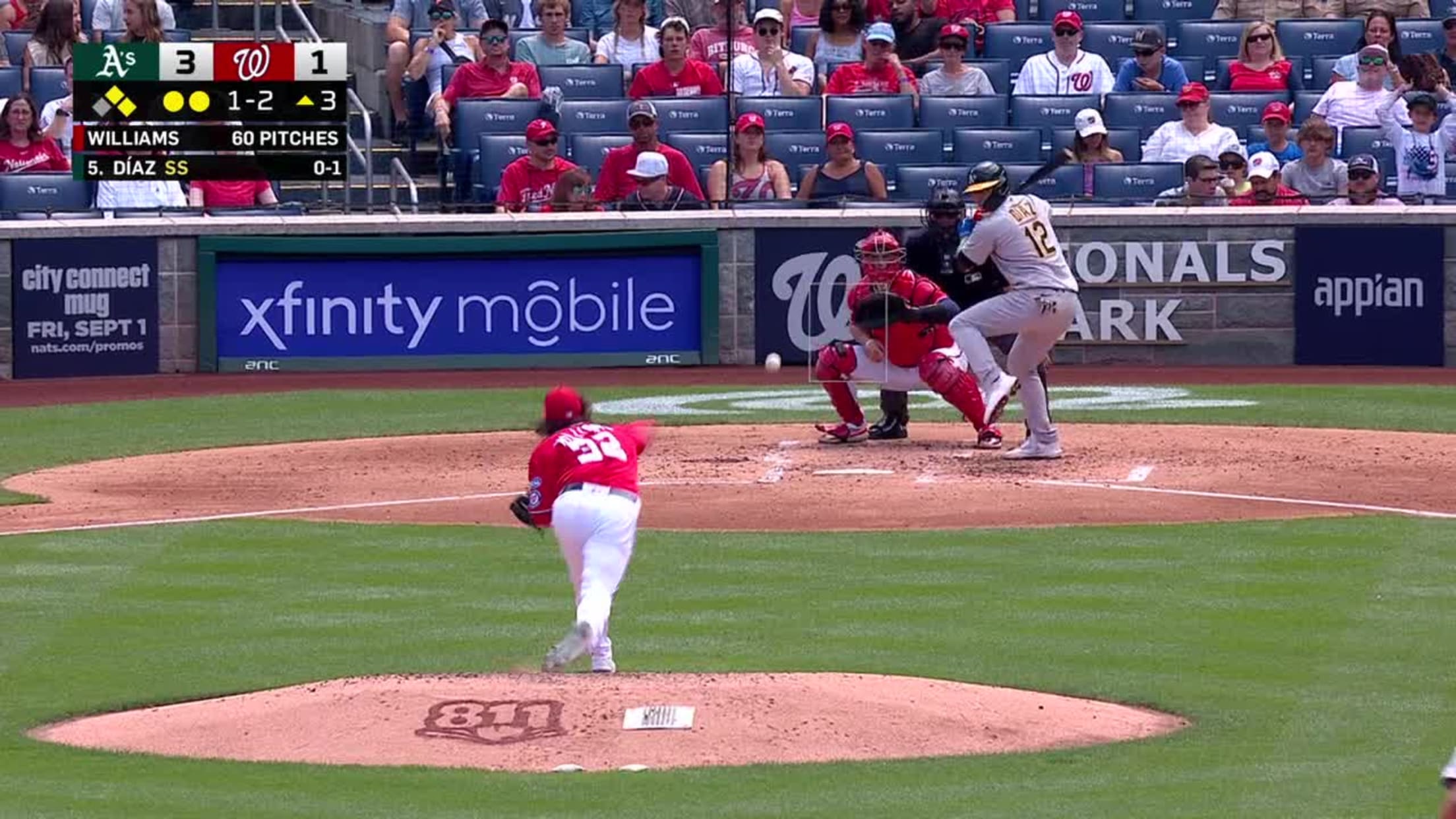 Cardinals rookie Aledmys Diaz singles in first big-league at-bat